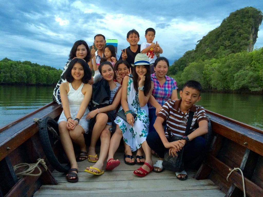 J.Holiday Inn Krabi Bagian luar foto