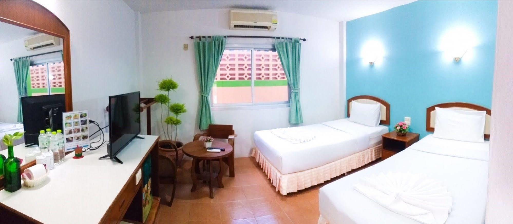 J.Holiday Inn Krabi Bagian luar foto